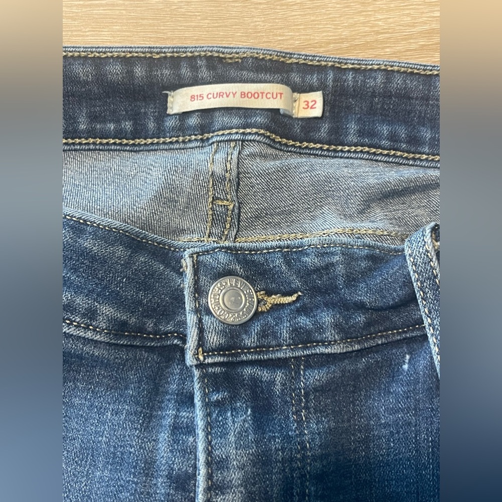 805 Levi’s Curvy boot cut